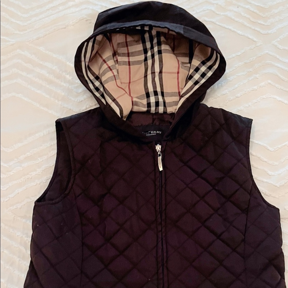 Burberry quilted vest!